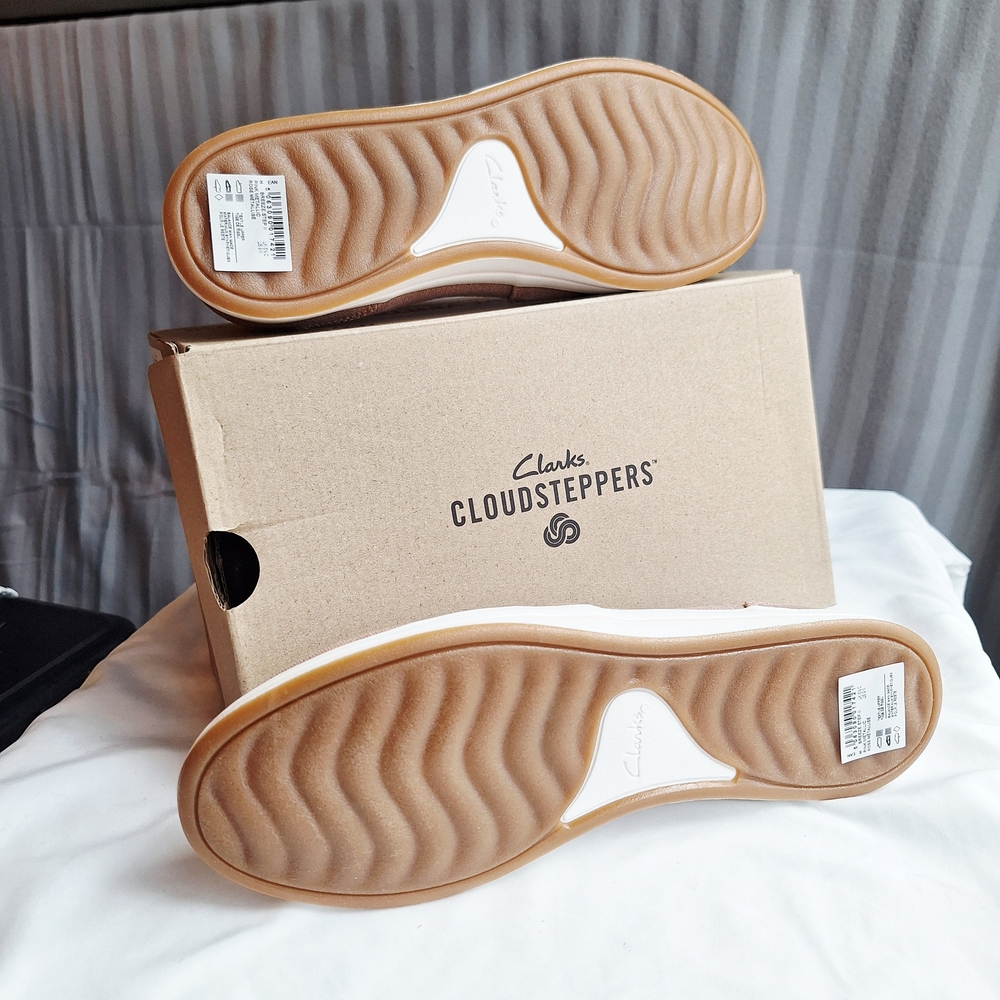 Clarks Cloudsteppers Women's Pink Slip-On Shoes - Picture 3 of 4